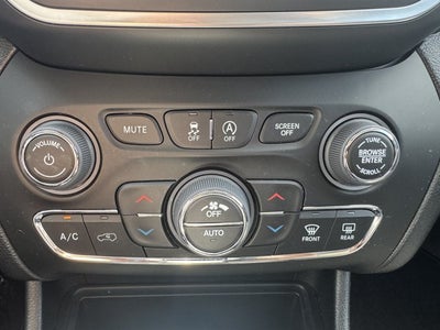 2022 Jeep Cherokee Latitude Lux