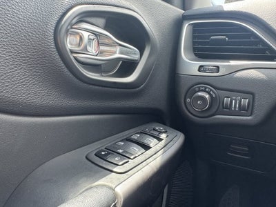 2022 Jeep Cherokee Latitude Lux