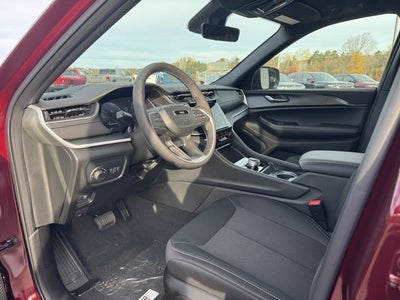 2025 Jeep Grand Cherokee GRAND CHEROKEE LAREDO X 4X4