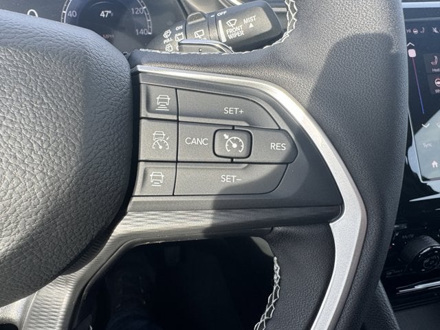 2025 Jeep Grand Cherokee GRAND CHEROKEE LAREDO X 4X4