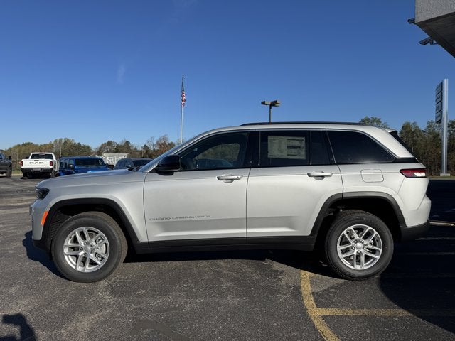 2025 Jeep Grand Cherokee GRAND CHEROKEE LAREDO X 4X4