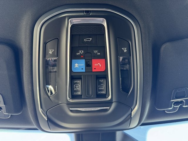 2025 Jeep Grand Cherokee GRAND CHEROKEE LAREDO X 4X4