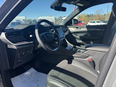 2027 Jeep Grand Cherokee GRAND CHEROKEE LAREDO ALTITUDE 4X4