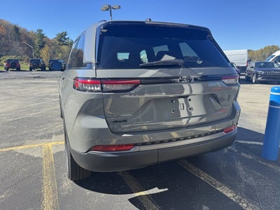2027 Jeep Grand Cherokee GRAND CHEROKEE LAREDO ALTITUDE 4X4