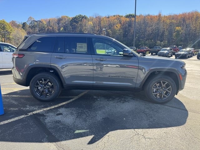 2027 Jeep Grand Cherokee GRAND CHEROKEE LAREDO ALTITUDE 4X4