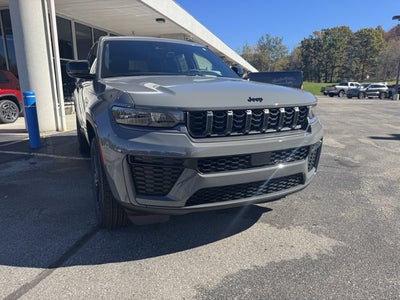 2027 Jeep Grand Cherokee GRAND CHEROKEE LAREDO ALTITUDE 4X4
