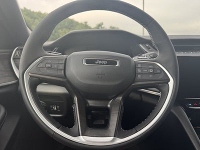2027 Jeep Grand Cherokee Laredo Altitude