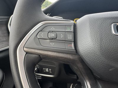 2027 Jeep Grand Cherokee Laredo Altitude