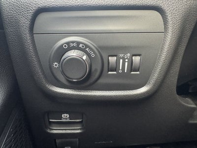 2027 Jeep Grand Cherokee Laredo Altitude