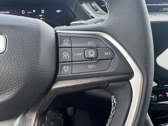 2027 Jeep Grand Cherokee Limited Reserve