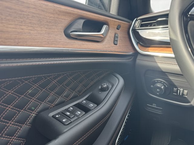 2027 Jeep Grand Cherokee Summit