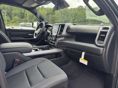 2026 RAM 1500 RAM 1500 EXPRESS CREW CAB 4X4 5'7' BOX