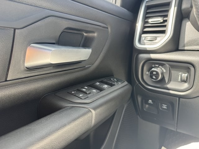 2026 RAM 1500 RAM 1500 EXPRESS CREW CAB 4X4 5'7' BOX