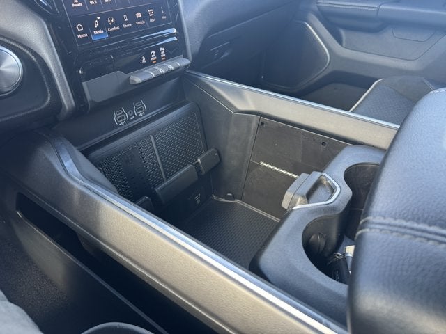 2026 RAM 1500 Laramie Crew Cab 4x4 5'7' Box