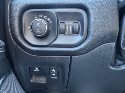 2025 RAM 1500 Laramie Crew Cab 4x4 5'7' Box