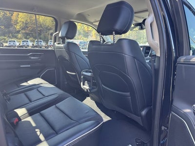 2022 RAM 1500 Laramie Crew Cab 4x4 5'7' Box