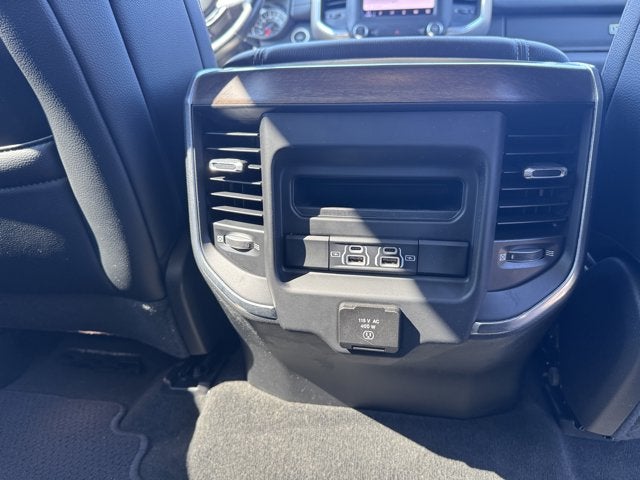 2022 RAM 1500 Laramie Crew Cab 4x4 5'7' Box