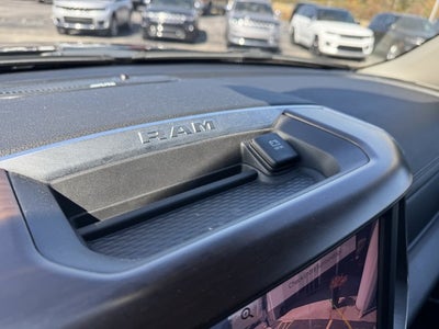 2022 RAM 1500 Laramie Crew Cab 4x4 5'7' Box