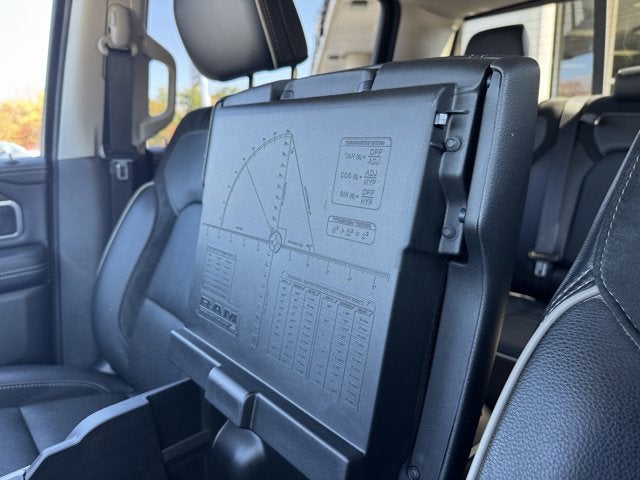 2022 RAM 1500 Laramie Crew Cab 4x4 5'7' Box