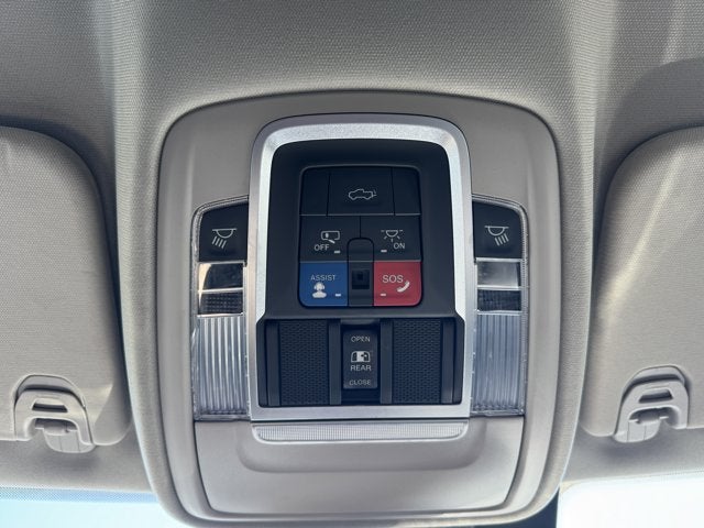 2022 RAM 1500 Laramie Crew Cab 4x4 5'7' Box