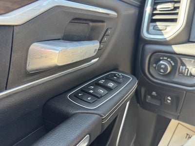 2022 RAM 1500 Laramie Crew Cab 4x4 5'7' Box