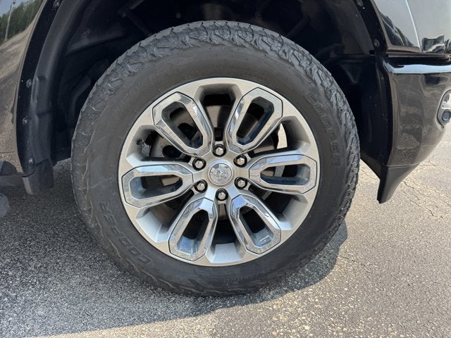 2019 RAM 1500 Laramie Crew Cab 4x4 5'7' Box