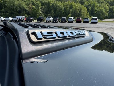 2019 RAM 1500 Laramie Crew Cab 4x4 5'7' Box