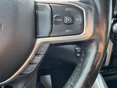 2019 RAM 1500 Laramie Crew Cab 4x4 5'7' Box