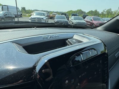 2019 RAM 1500 Laramie Crew Cab 4x4 5'7' Box