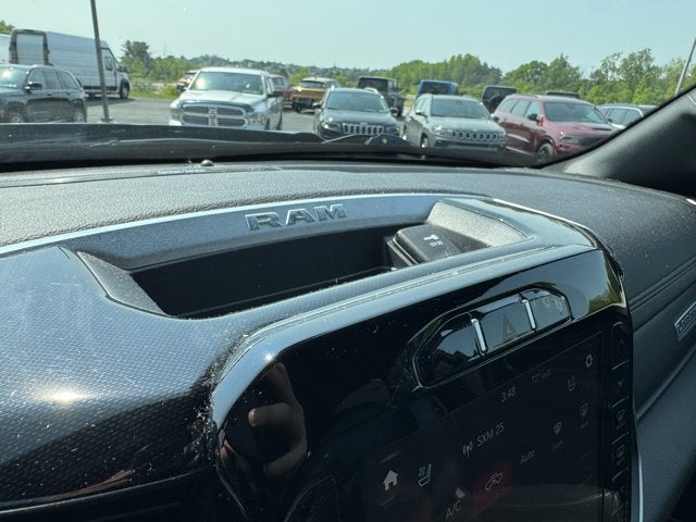 2019 RAM 1500 Laramie Crew Cab 4x4 5'7' Box