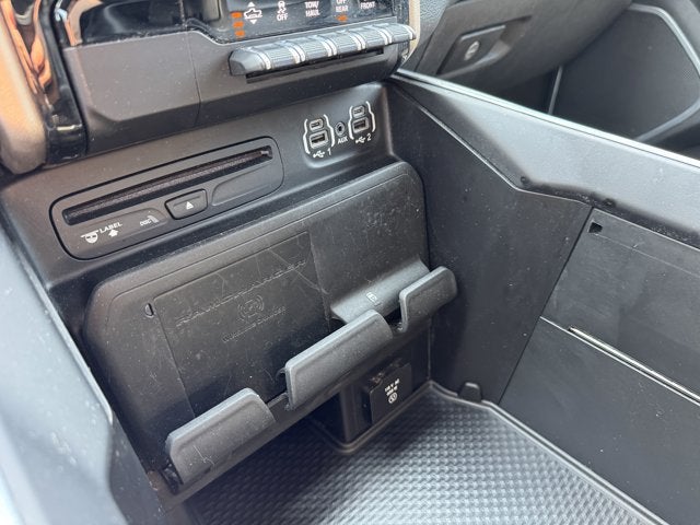 2019 RAM 1500 Laramie Crew Cab 4x4 5'7' Box