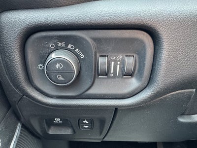 2019 RAM 1500 Laramie Crew Cab 4x4 5'7' Box