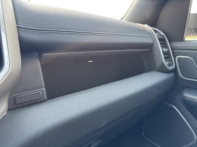 2019 RAM 1500 Laramie Crew Cab 4x4 5'7' Box