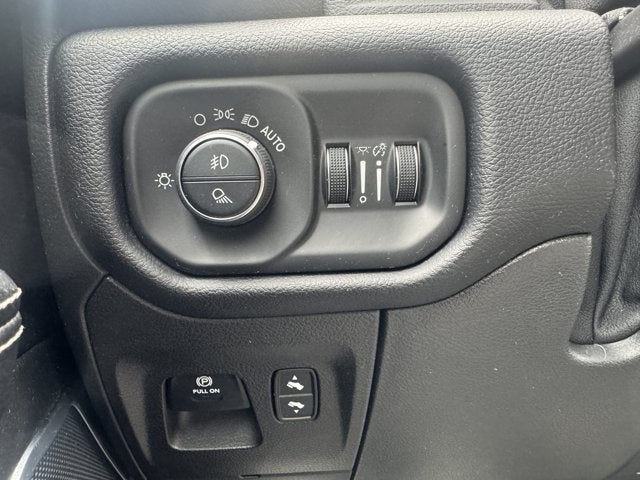 2021 RAM 1500 Laramie Crew Cab 4x4 5'7' Box