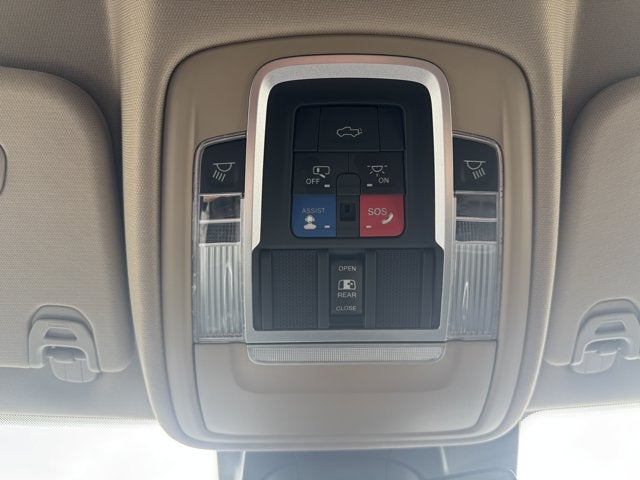 2021 RAM 1500 Laramie Crew Cab 4x4 5'7' Box