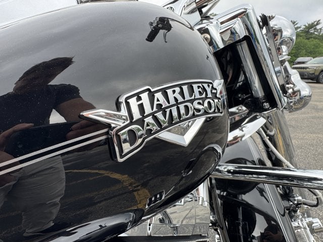 2011 Harley-Davidson Road King Classic Base