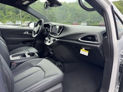 2027 Chrysler Pacifica PACIFICA SELECT