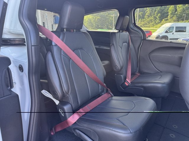 2027 Chrysler Pacifica PACIFICA SELECT AWD
