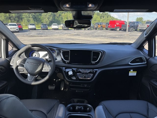 2027 Chrysler Pacifica PACIFICA SELECT AWD