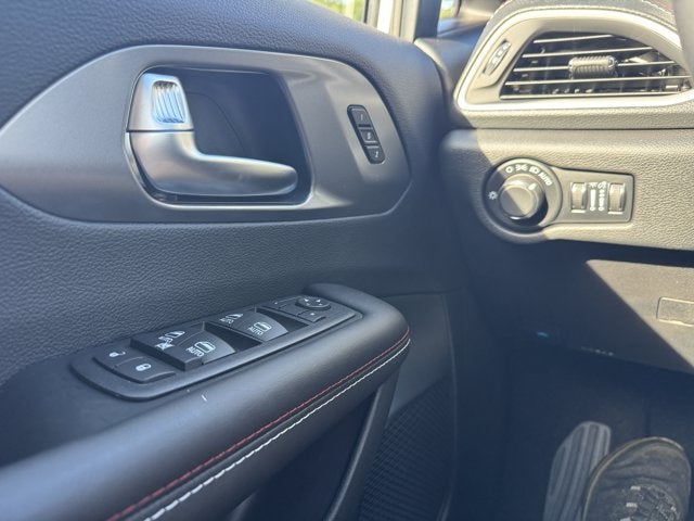 2027 Chrysler Pacifica PACIFICA SELECT AWD