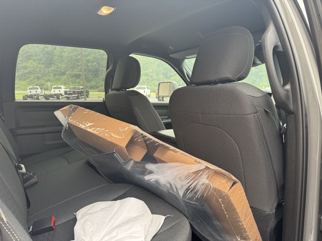 2026 RAM Ram 2500 RAM 2500 BLACK EXPRESS CREW CAB 4X4 6'4' BOX