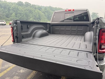 2026 RAM Ram 2500 RAM 2500 BLACK EXPRESS CREW CAB 4X4 6'4' BOX
