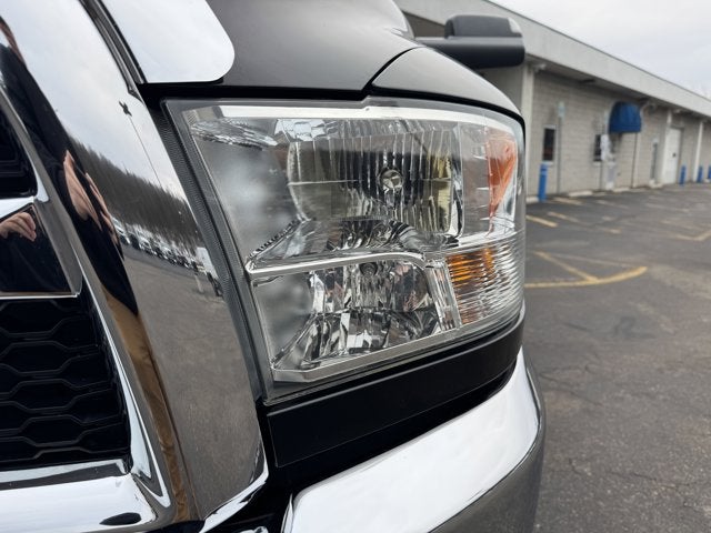 2018 RAM 2500 Tradesman Crew Cab 4x4 6'4' Box