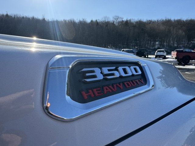 2024 RAM 3500 Tradesman Regular Cab 4x4 8' Box