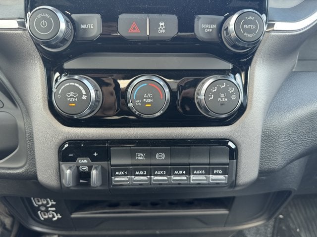 2026 RAM Ram 5500 Chassis Cab RAM 5500 BIG HORN CHASSIS REGULAR CAB 4X4 60' CA