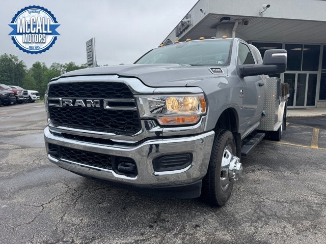 2023 RAM 3500 Chassis Tradesman/SLT