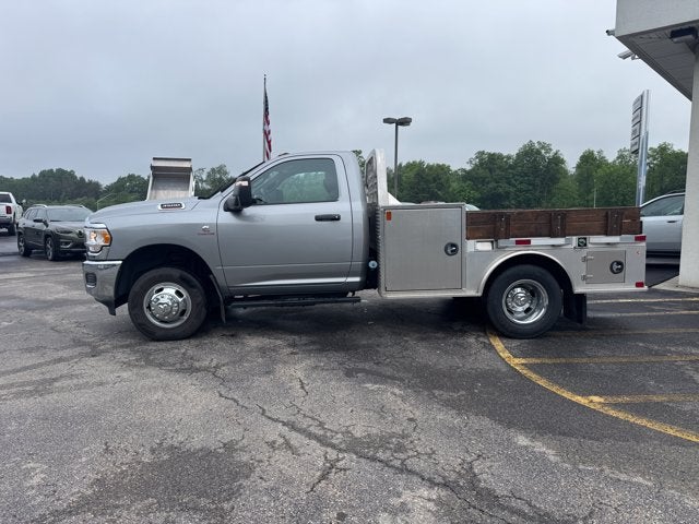 2023 RAM 3500 Chassis Tradesman/SLT