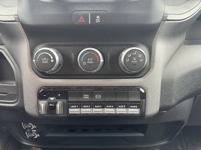 2023 RAM 3500 Chassis Tradesman/SLT