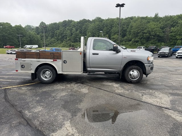 2023 RAM 3500 Chassis Tradesman/SLT