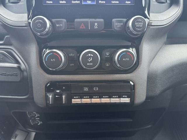 2022 RAM 3500 Chassis Tradesman/SLT